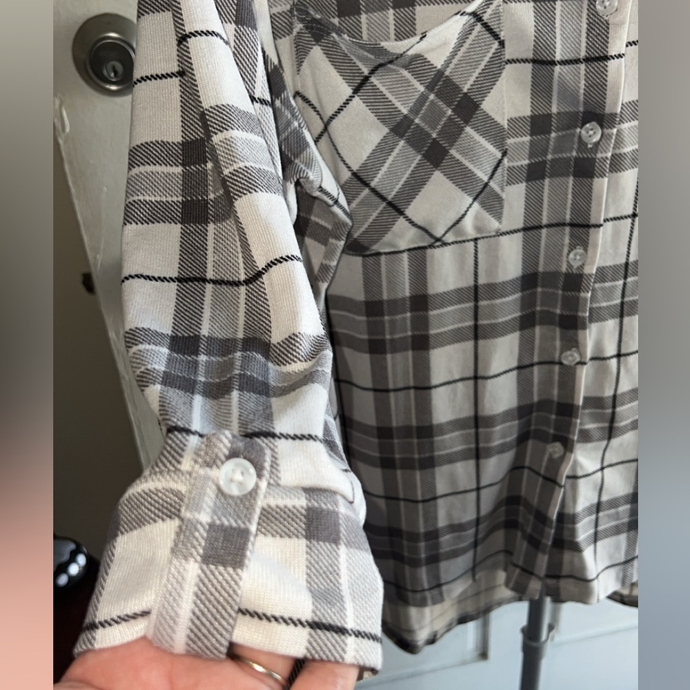 Women’s Plaid Shirt - Picture 4 of 8